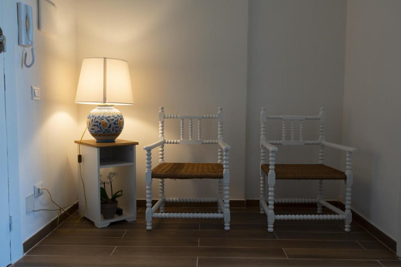 Palazzo Manzoni Apartments Барі Екстер'єр фото
