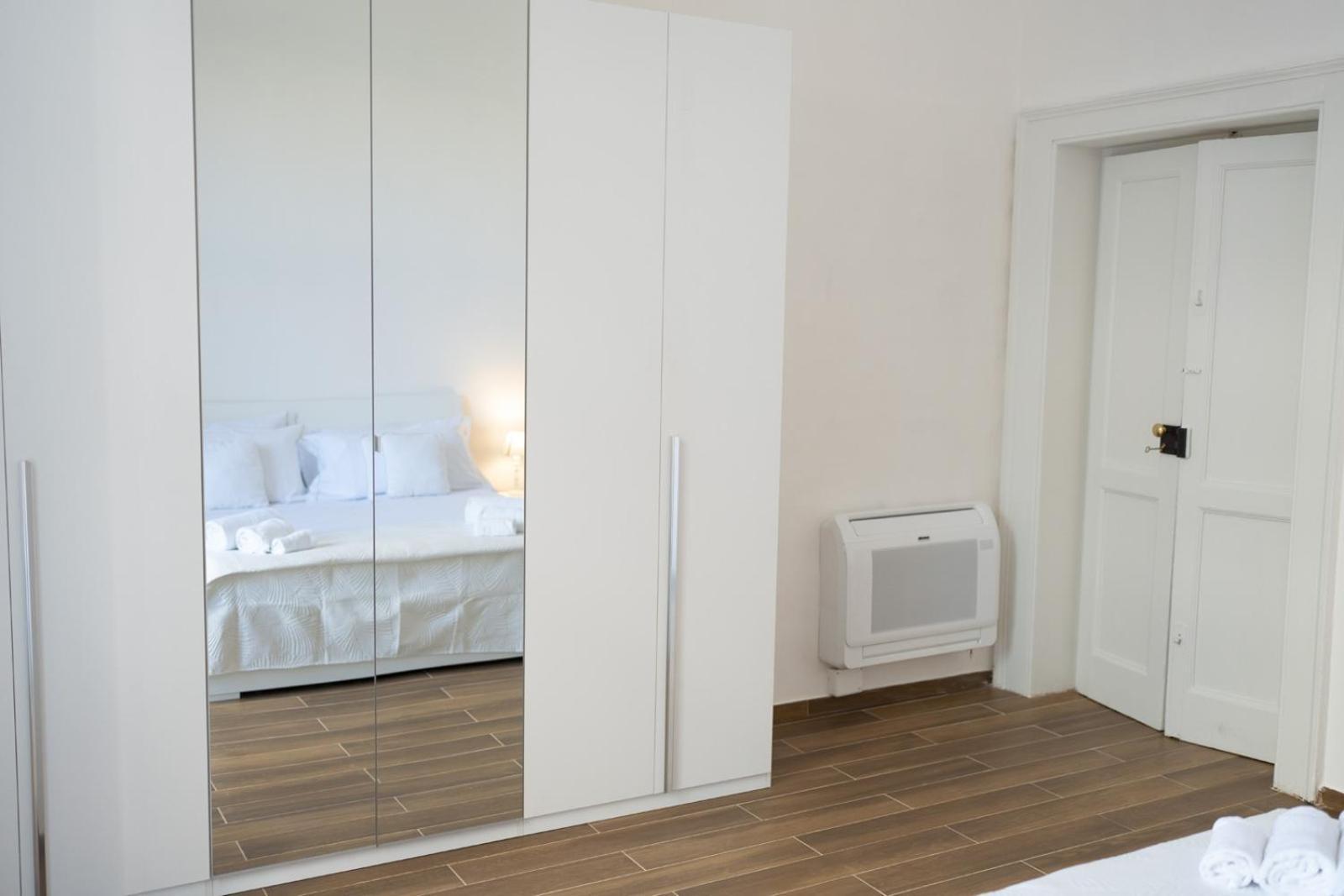 Palazzo Manzoni Apartments Барі Номер фото
